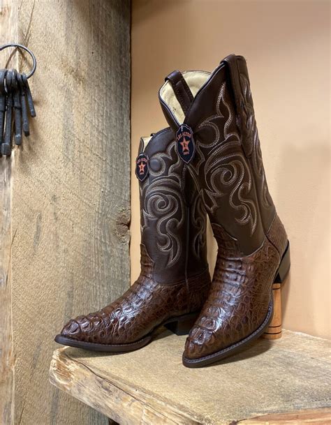Los Angeles is one of the most popular cities in the world, and you probably already know a thing or two about it and its geography. . Los altos boots